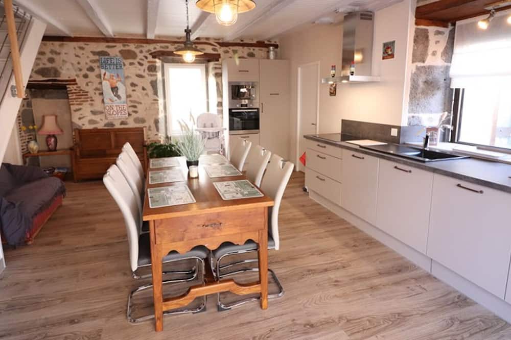 Jussac Cottage | Gite Jussac, 3 bedrooms, 5 persons