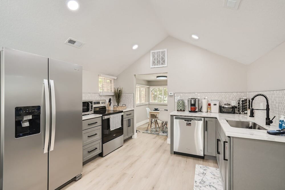 Kipling House | Updated Clean Retreat Next to Beautiful Creek and Trail