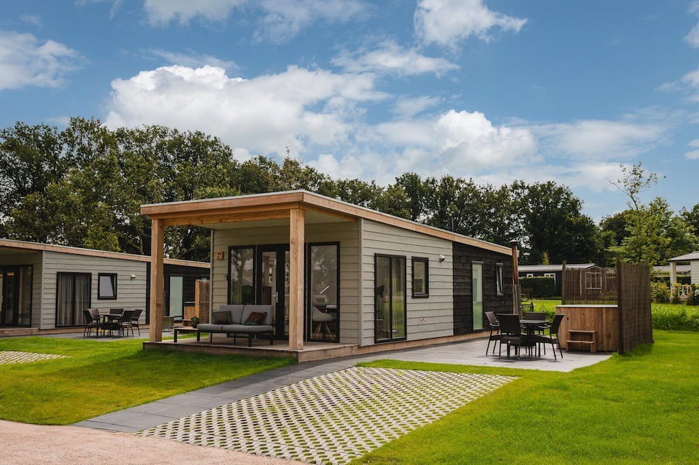 Municipality of Rijssen-Holten Resort | Panorama Lodge met hottub | 4p.