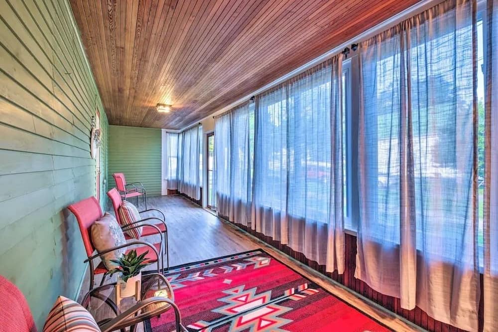 Bingham House | Comfortable, Charming Home Near Outdoor Adventure. Pet Friendly!