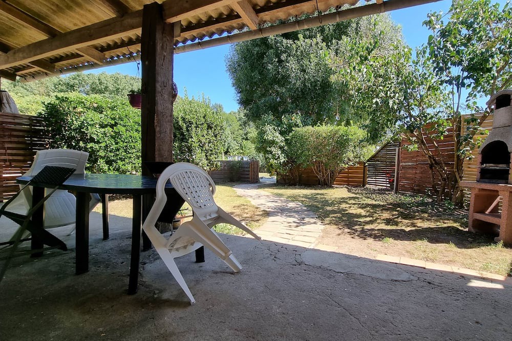 Saint-Just-Luzac House | La Chaumiere 1 bedroom gite