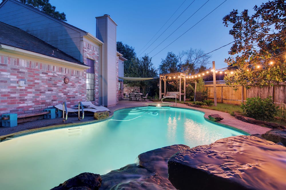 Spring House | Luxury Spring Home w/ Pool Table & Outdoor Oasis, King Bed, Spa
