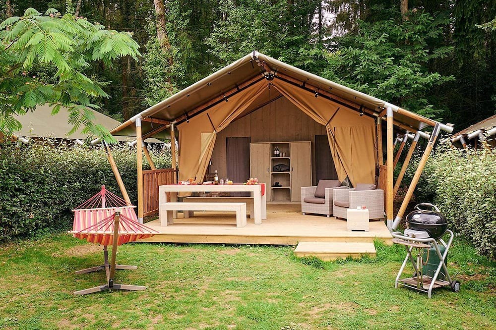 Corcieux Ski Chalet | Luxe Sanitary 5 pers. VillaTent at small charming campsite Au Clos de la Chaume