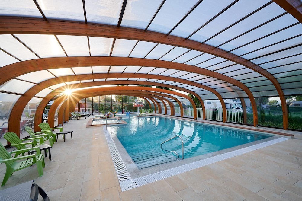 Les Abrets en Dauphine Ski Chalet | Luxe 5 Pers Villatent at family campsite Le Coin Tranquille in the French Alps