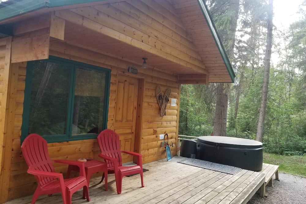 East Kootenay Cabin | Beautiful Cabin with private hot tub in quiet setting