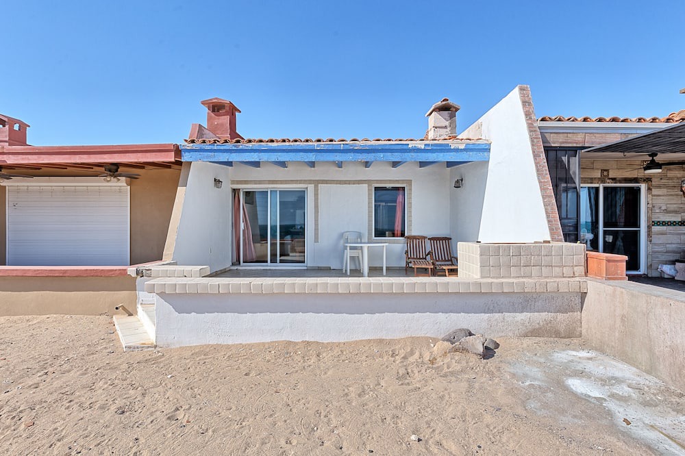 Benito Juarez House | La Gaviota - Nice beach front two bedroom two bath condo in Mirador area