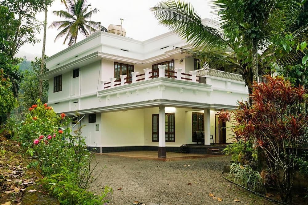 Devikolam Resort | Posh Rooms/Peaceful and Green Part of Munnar