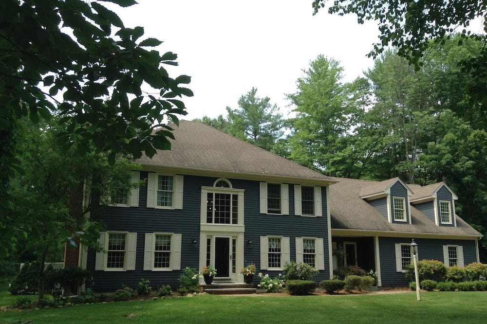 Manchester House | Large New England Home with wonderful amenities inside and out.