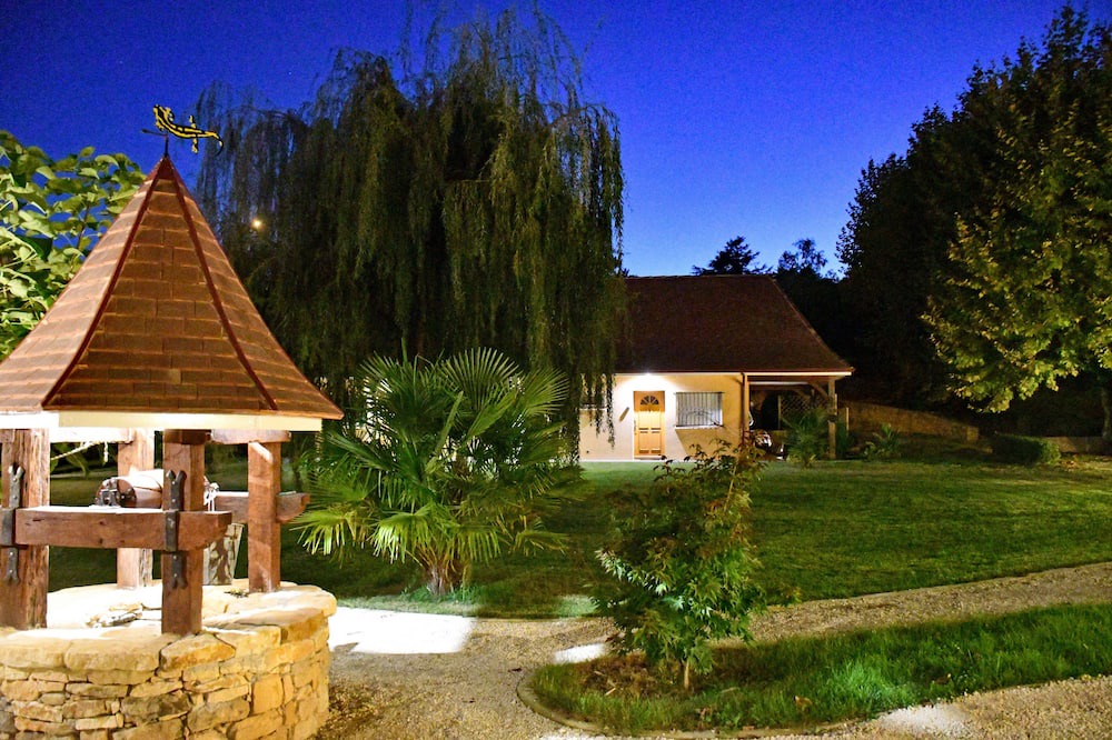 Sarlat-la-Caneda Apartment | Sarlat Center Studio 2 with free parking