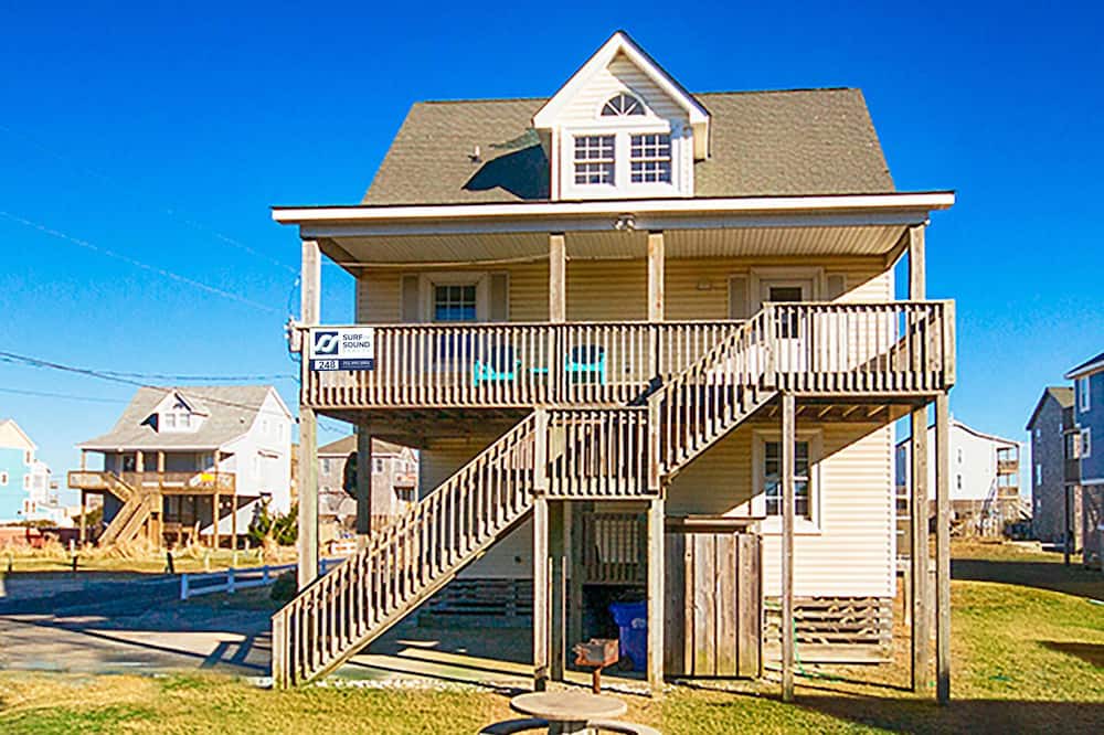 Rodanthe House | On Special - Relish in this Oceanview Rodanthe Home w/Hot Tub, Easy Beach Access