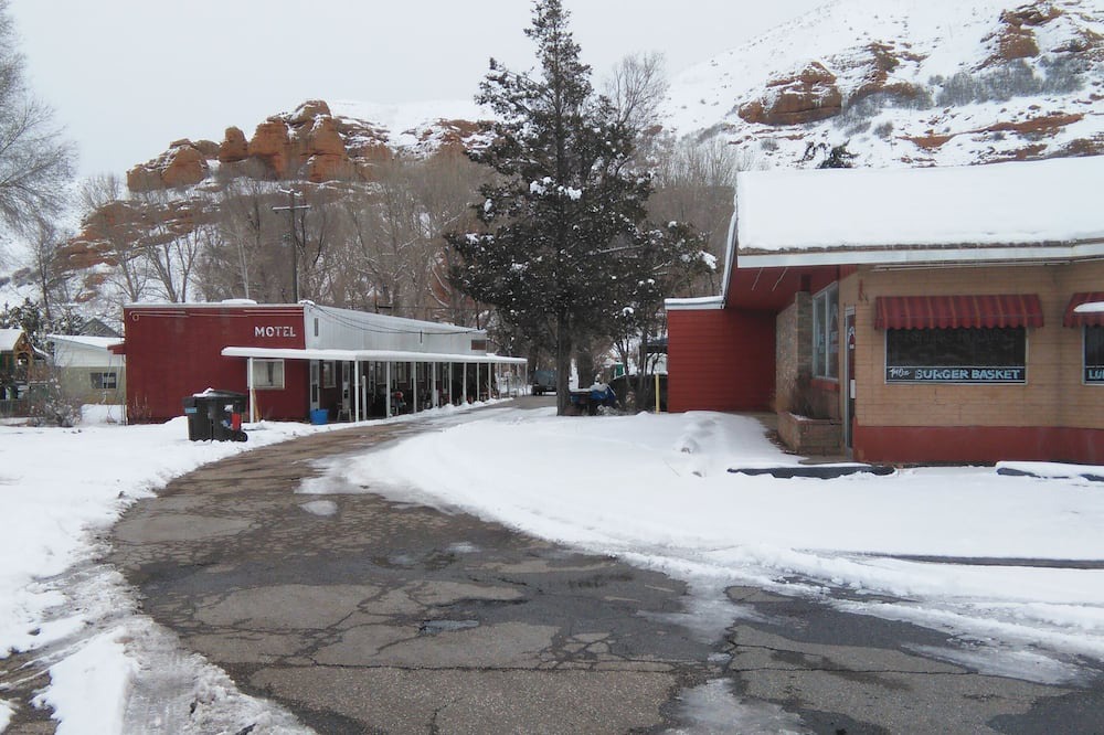 Coalville House | 60's Motel in the Wasatch Mountains near Park City, Wanship, Coalville, Henefer