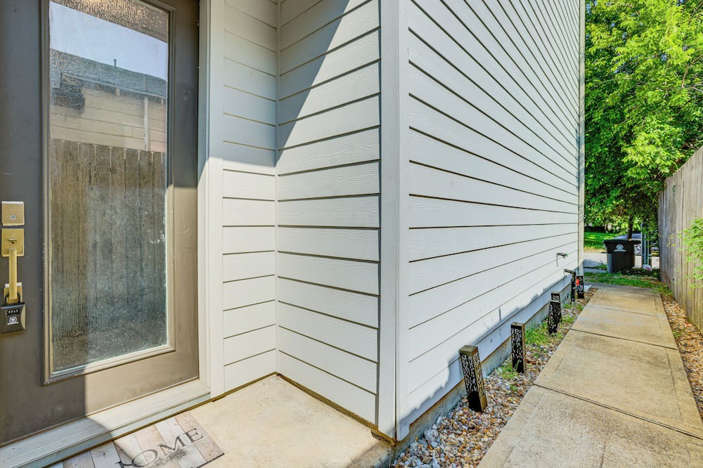 Northside Cottage | 2 Mi to Dtwn: Modern Houston Home w/Private Patio