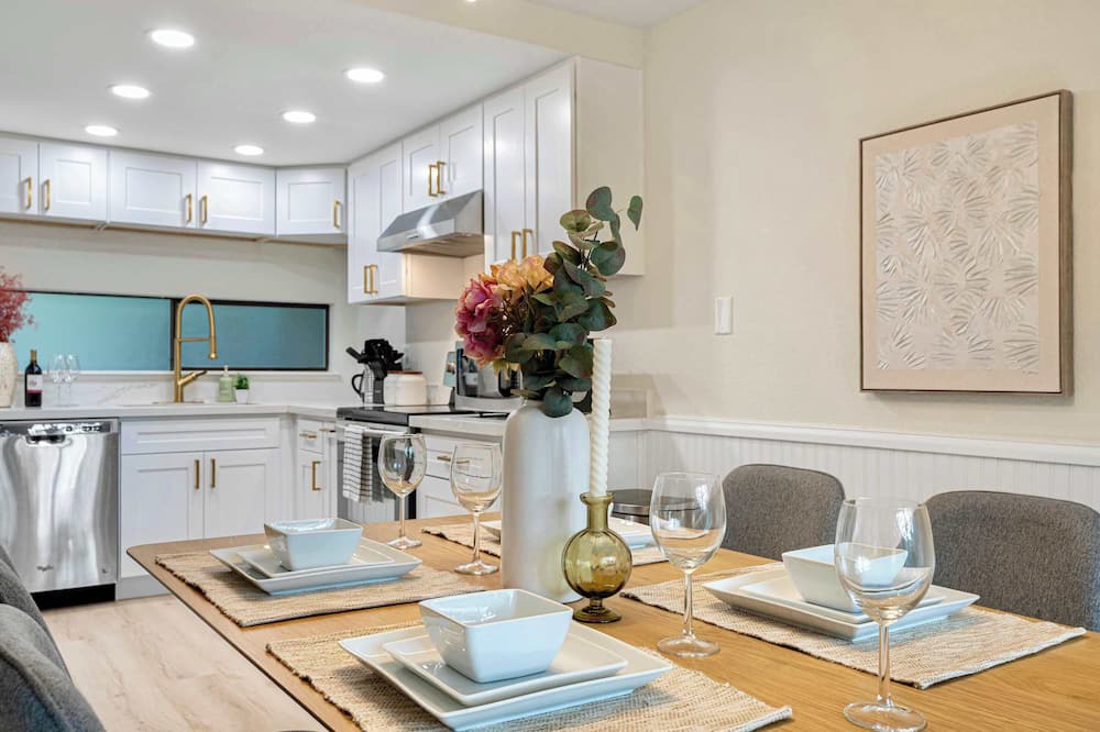 Bridle Trails Cottage | @marbella Lane-cozy Luxury Townhome Near Microsoft
