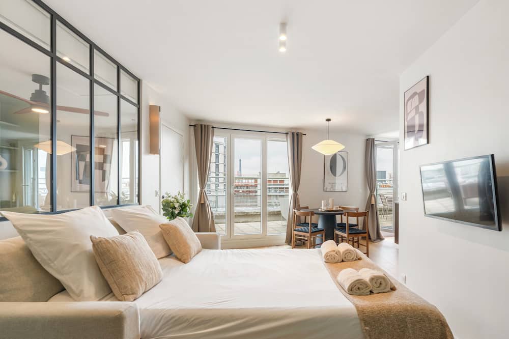 Necker Apartment | 1530 Roux