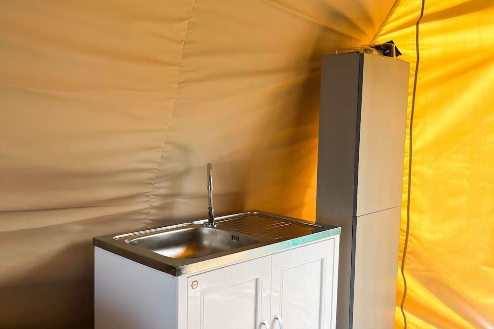 Kaputian Boat Rental | Floating Home in Reef Resort Unit 1
