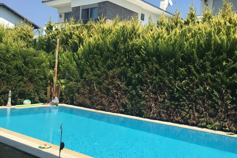 Cesme Villa | "İzmir Alaçatı'da Özel Havuzlu, Lüks ve Konforlu Tatil Villası