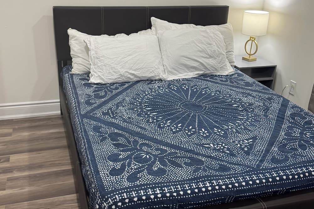 Waterloo House | Dunvegan Place, Newly Renovated House Close to Schools and parks