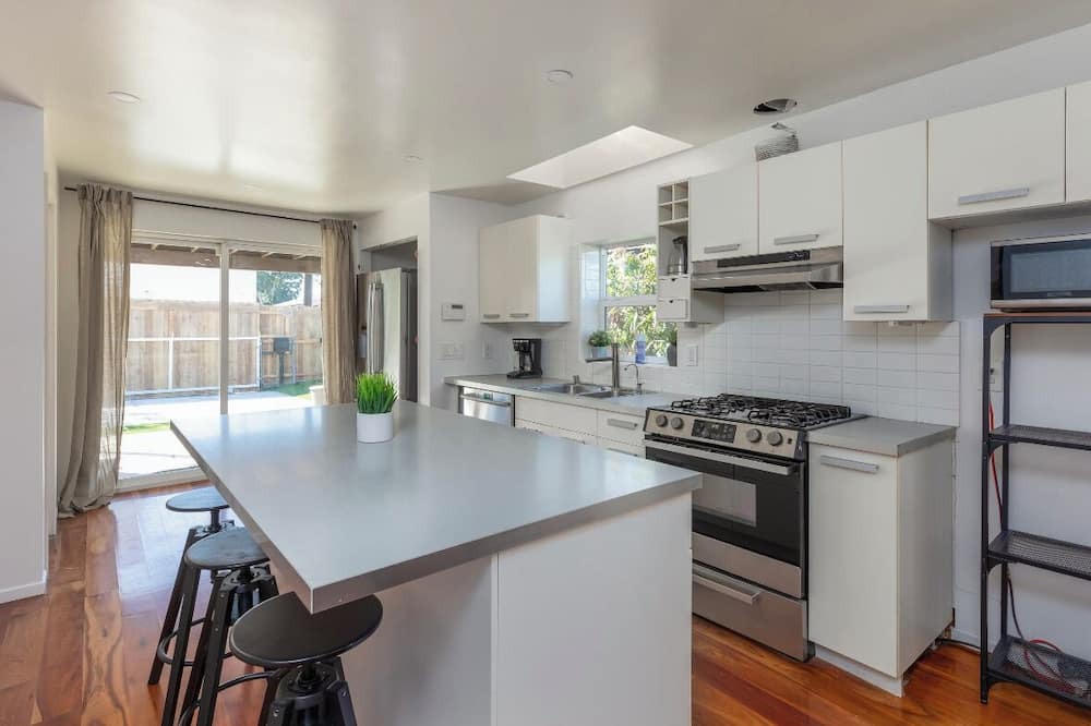 Logan Heights House | Charming 2-bedroom house in fabulous San Diego with Yard
