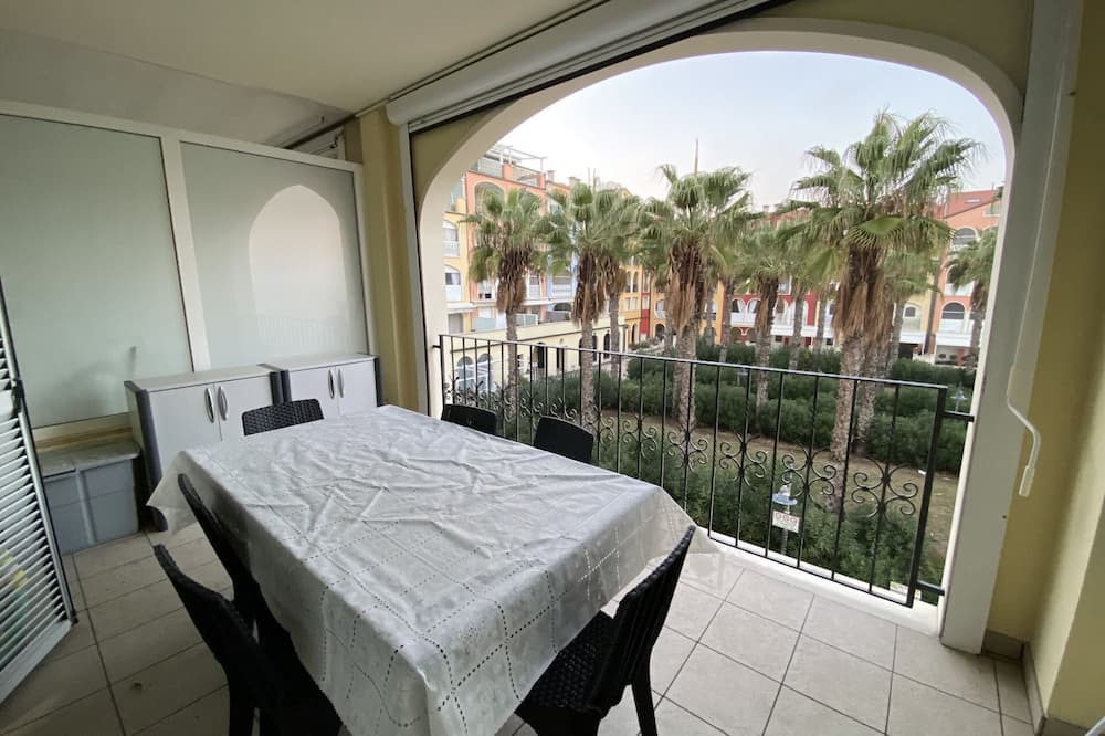 Villa Musone Apartment | Ref 37 Summer rental – Seafront two bedroom apartment
