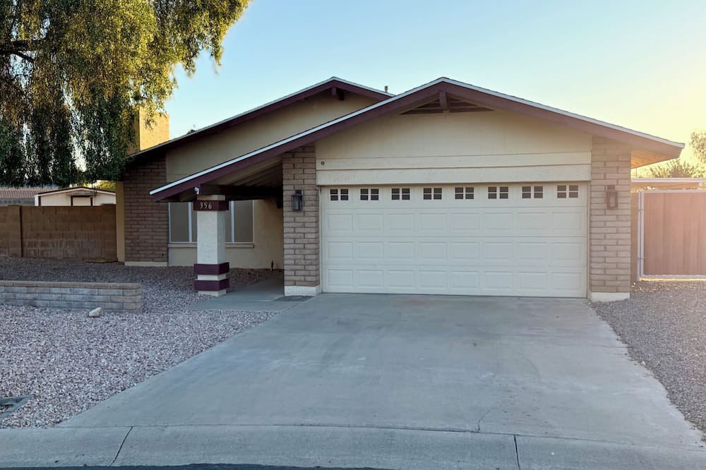 Palm Valley House | Charming 4-bedroom house with AC and WiFi in superb Litchfield Park