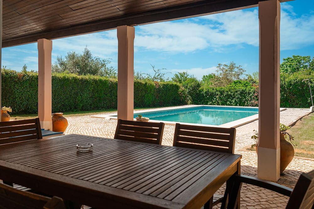 Paialvo House | White Apartment "Jasmim" (1 bedroom)