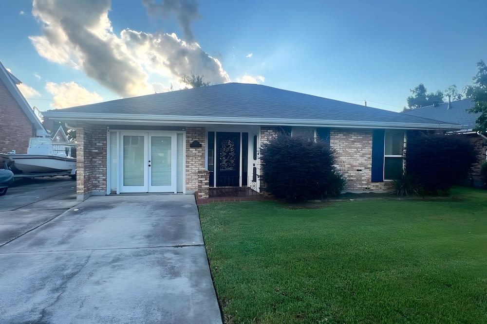 Metairie House | 3bd 2bath house in Metairie - 15 minute drive to Superdome and Bourbon Street