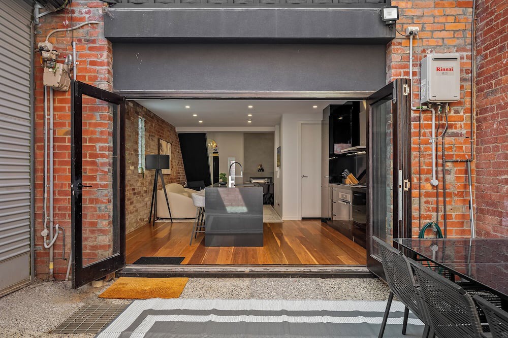 Prahran Apartment | Unbeatable Location Famous Chapel St Family Home