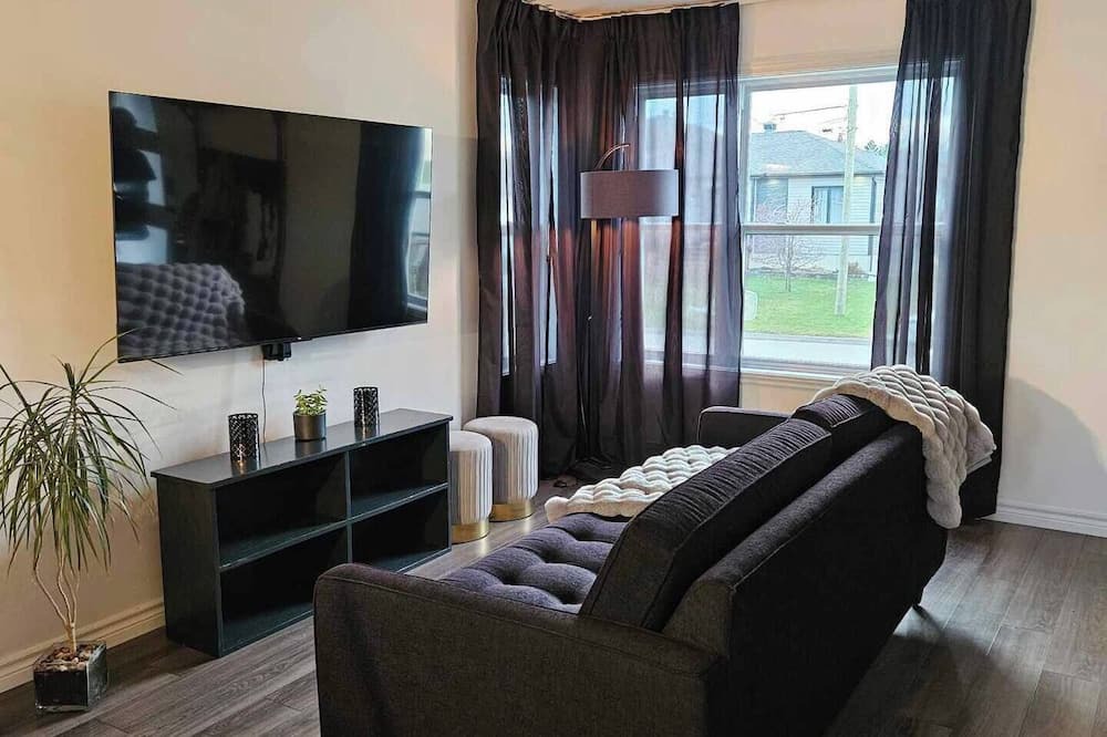 Saint-Elie-dʼOrford House | Comfort comes first.