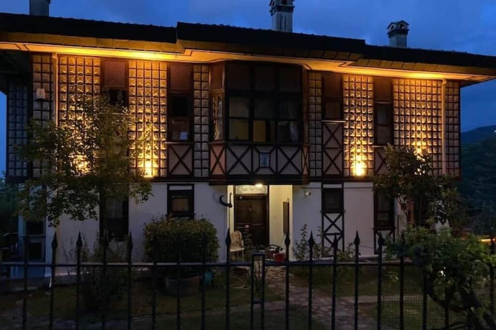 Sapanca Villa | Konak & Nil Konaklama(SICAK HAVUZ)nn