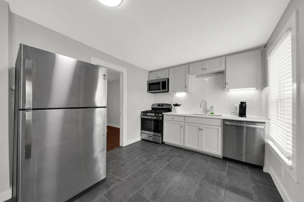 Washington Ave./ Memorial Park House | Location is 100! 2B/1B in Heart of Htx!