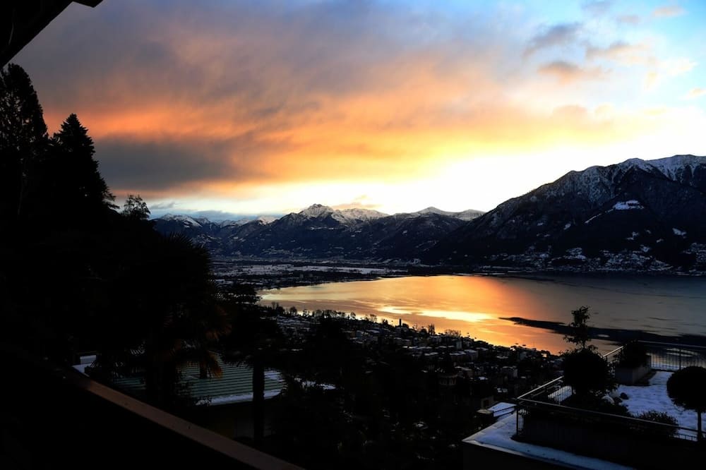 Orselina Apartment | Large apartment on the 1st floor for 1-2 persons.