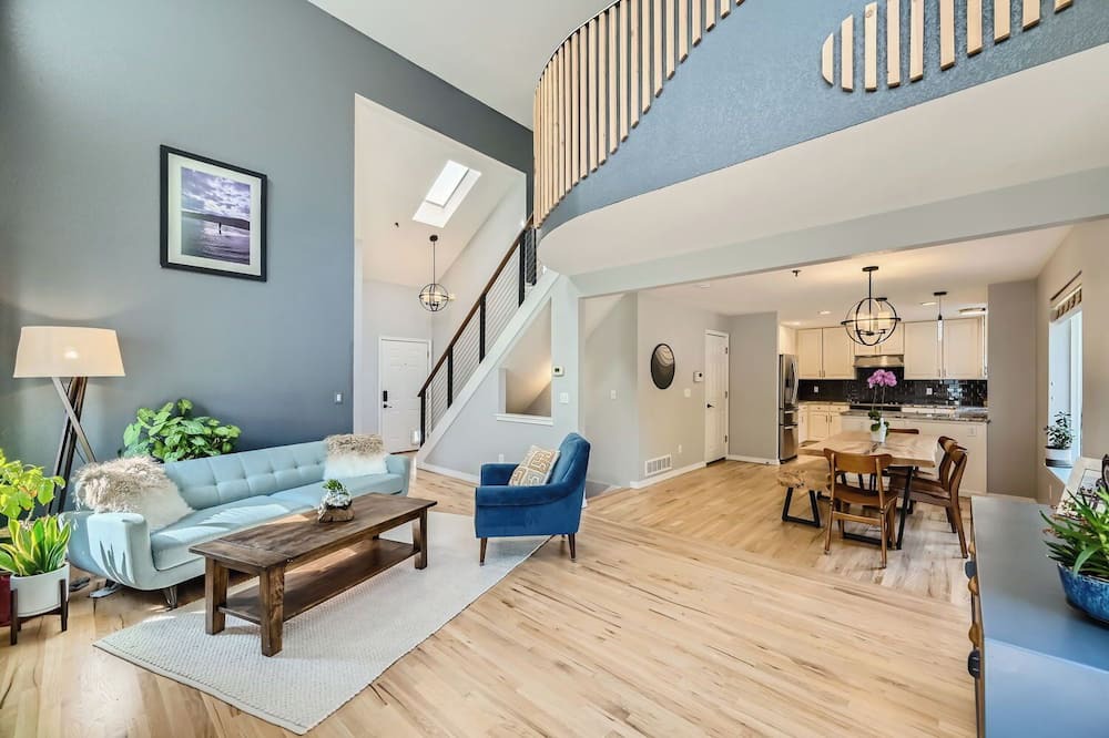 Noble Park House | Stunningly Remodeled 3 bed 4 bath Light-Filled Townhome