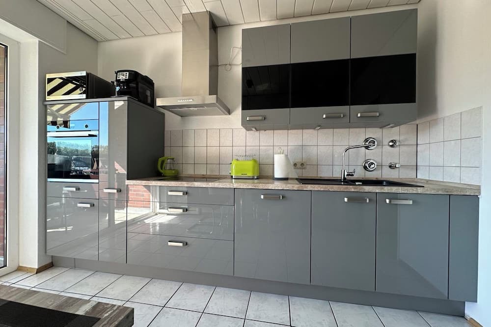 Roggendorf/Thenhoven Apartment | Modern, spacious apartment with home office and balcony