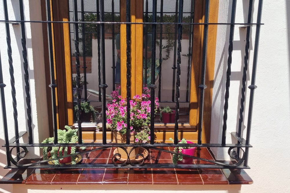 Cerrado de Calderon Villa | Sunny Andalusian Villa with Swimming Pool in Pedregalejo