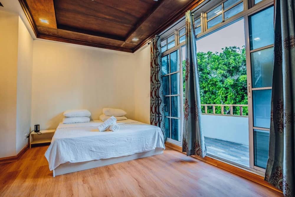 Fuvahmulah House | Spacious 6-bedroom house in marvelous Fuvahmulah with AC, WiFi