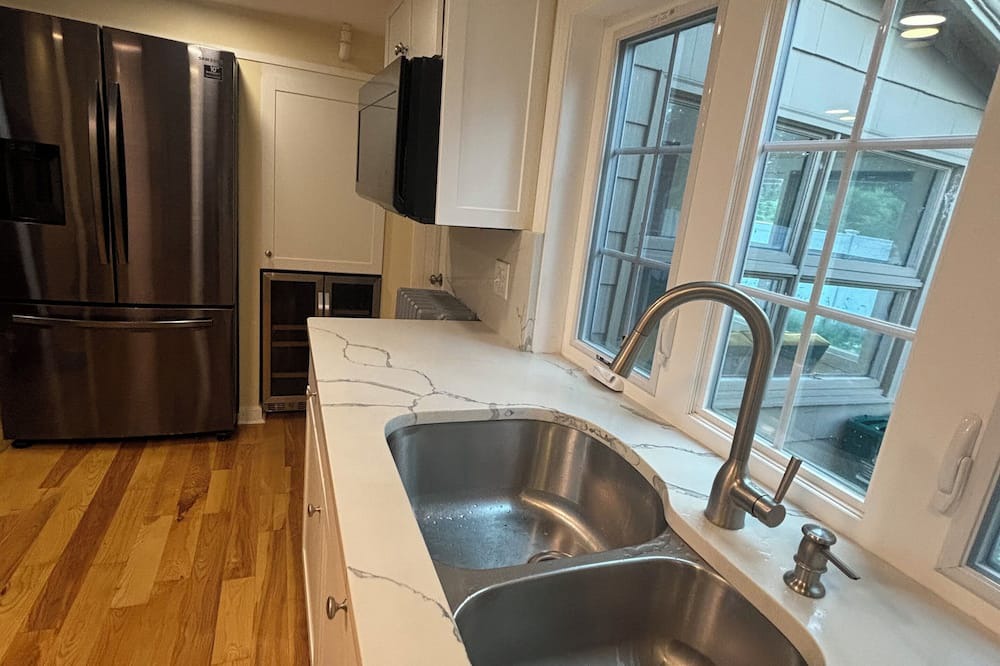 Cherry Valley House | 1-bedroom with AC and WiFi in wonderful Worcester Area
