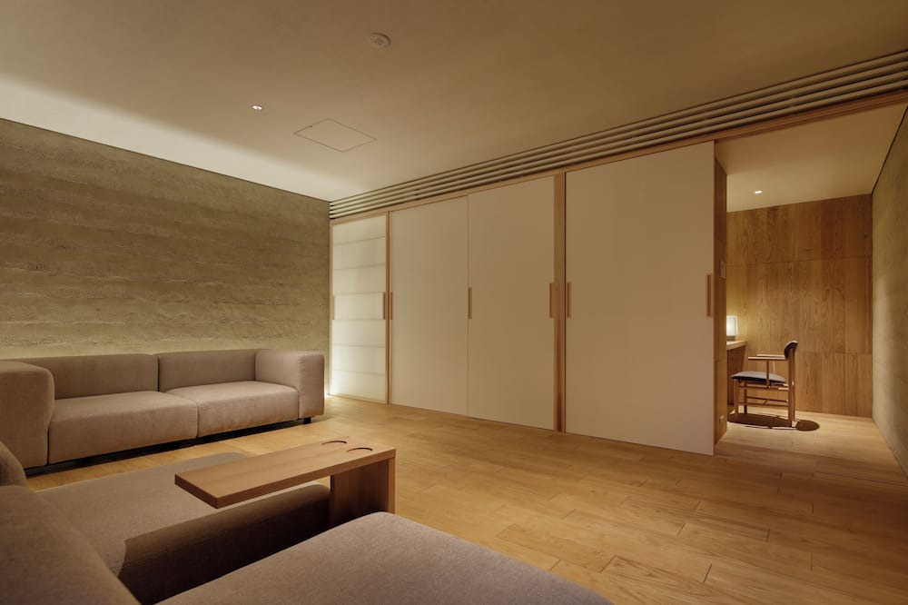 Central Kyoto Villa | Limited to one room per day, the large living room with a floor space of approximately 100 square meters located on the top floor can be monopolized. We have "Sedation" and "Open" bathrooms with different concepts.