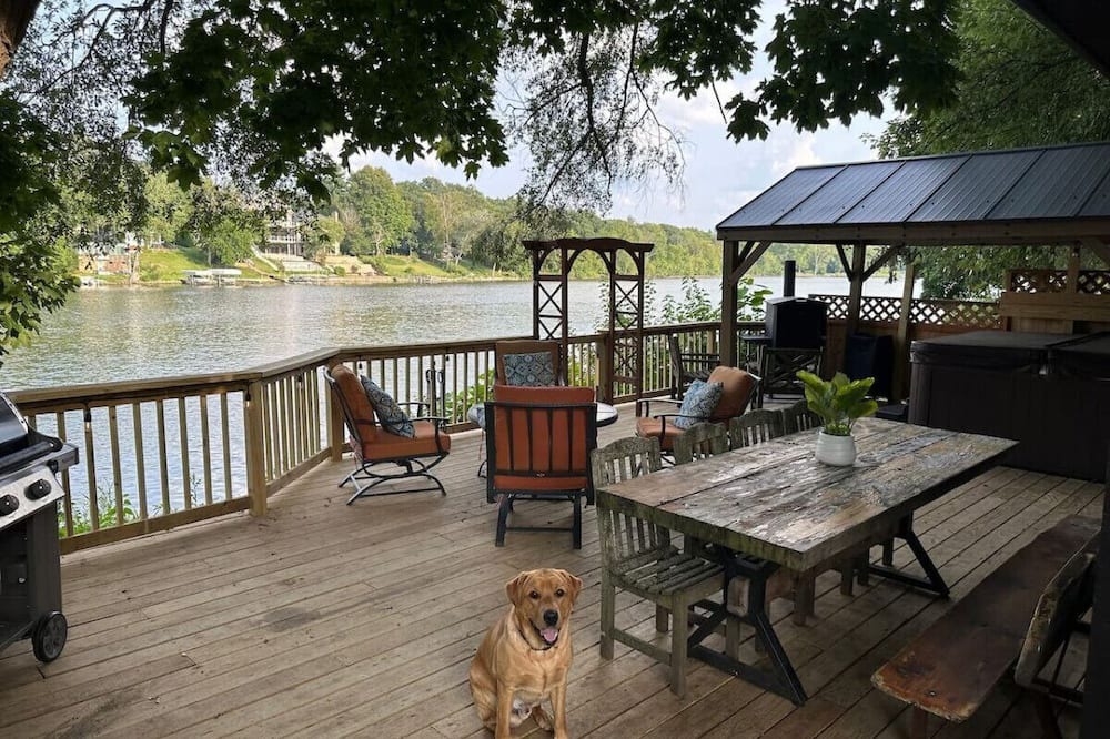 St. Charles House | 432) Charming waterfront home w/hot tub