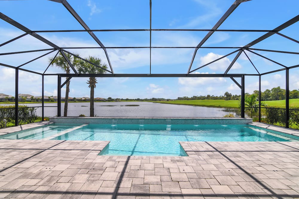 Rural Estates House | Golfers Lake Home