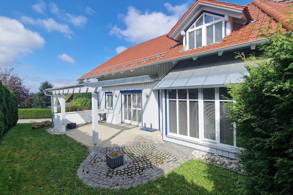 Haarbach House | Living on the golf course in a very quiet location.