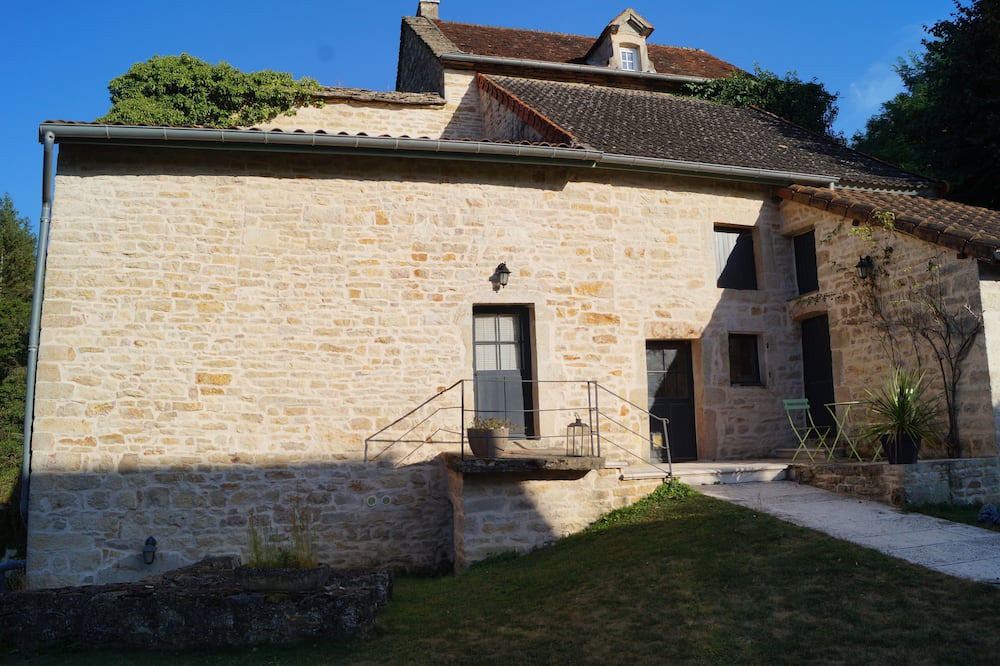 Laives House | Cosy little nest in the heart of a small Burgundy village