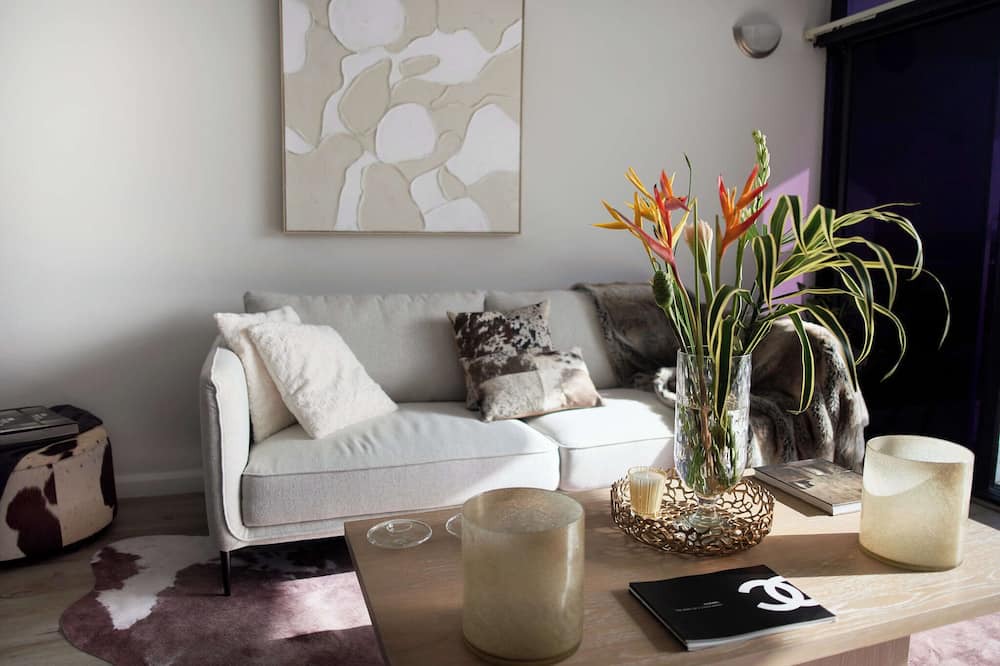 Downtown Condo | Stylish, modern, 3-bedroom condo in the cultural heart of City near the savannah
