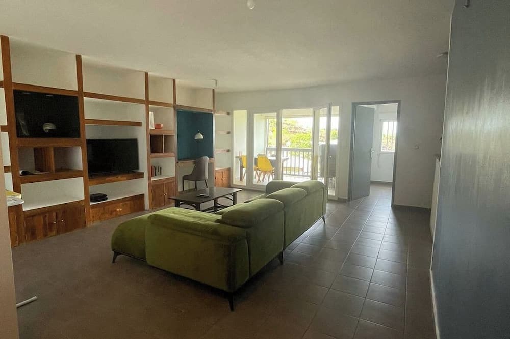 Mamoudzou Apartment | High valley apartment, sea view, private parking - ra
