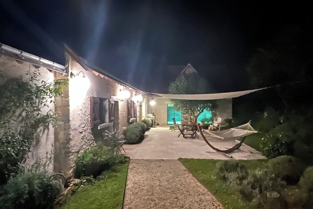 Saint-Ouen-les-Vignes House | Longère à la Campagne Avec Piscine Intérieure, Idéale Famille . Animaux Acceptés