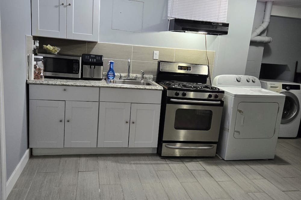 Leisure Village West-Pine Lake Park Apartment | Charming 2-bedroom apartment with AC, WiFi in fantastic Toms River