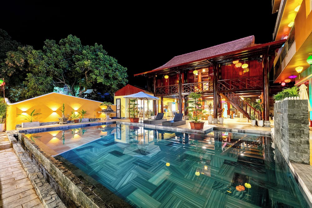 Ninh Binh House | Trang An Ao Dai Homestay - Family room with field view and private bathroom