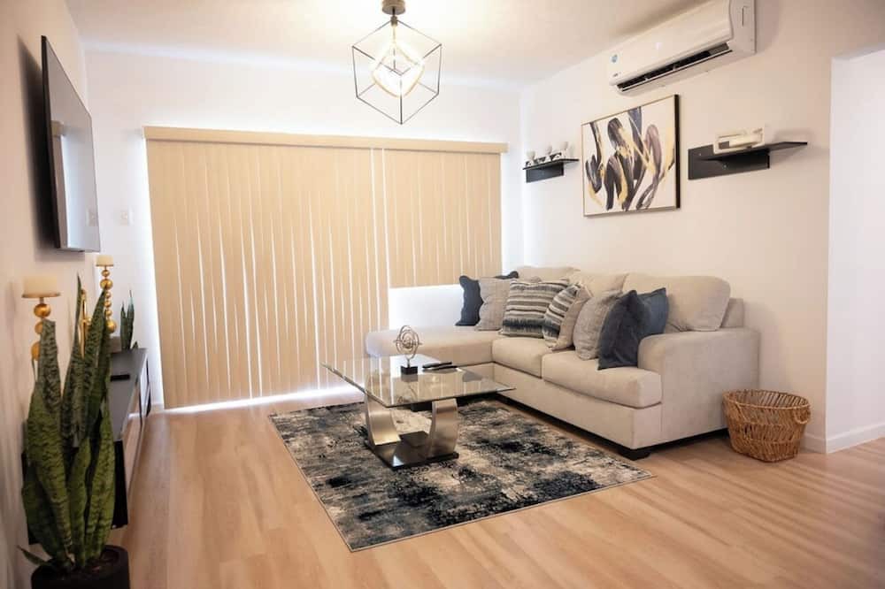 San Juan-Laventille Apartment | 10 minutes from Maracas Bay /Gated 3BD Apartment with Pool and Gym…