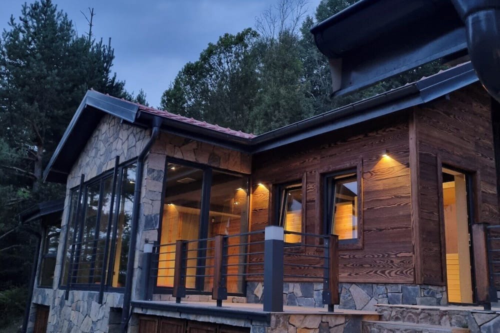 Berovo House | Charming 5-bedroom cottage with WiFi in Berovo