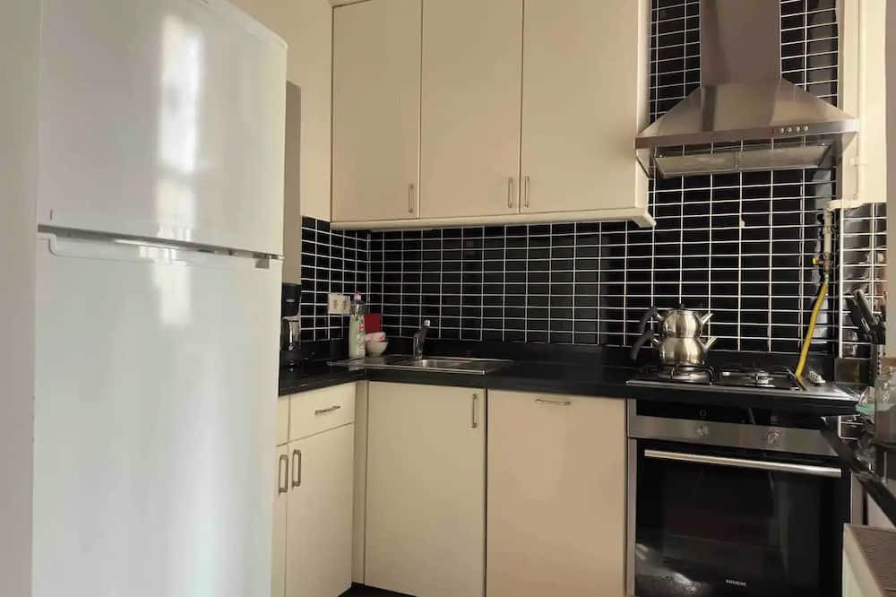 Sisli Hotel | 2Br, 2Ba, 1st Floor of Historical Building ,Galata