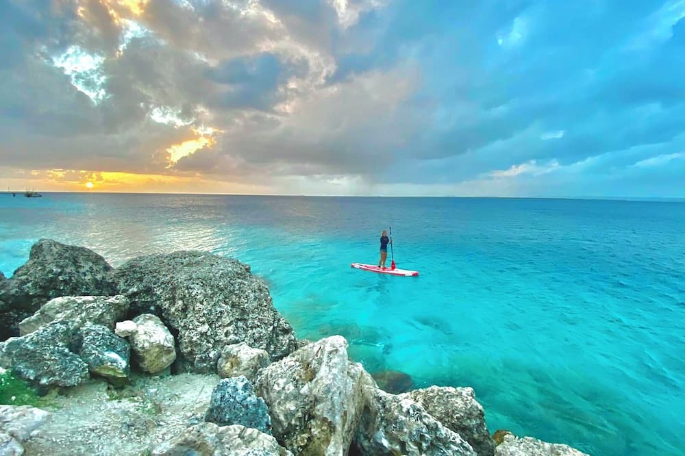 Playa House | Treasure By The Sea Bonaire: 3 Houses, 4 Bedrooms, 3 Kitchens, By The Ocean